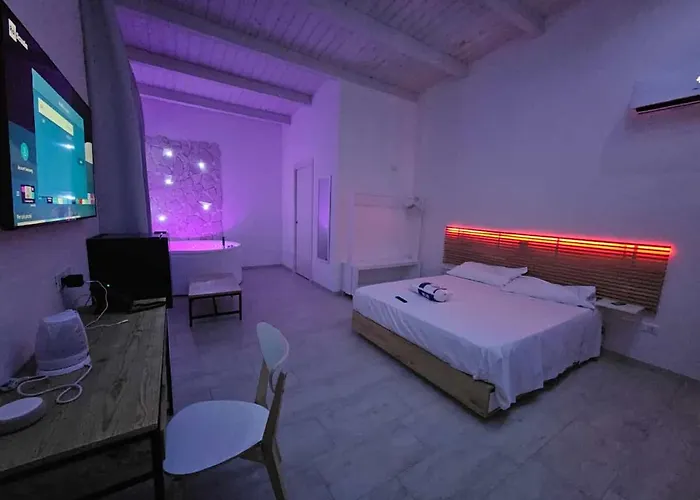 Hotel Pool - Bianca Pescara