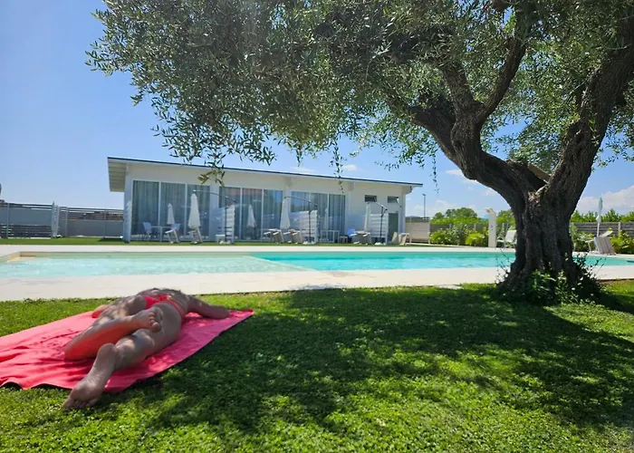 Hotel Pool - Citta Bianca