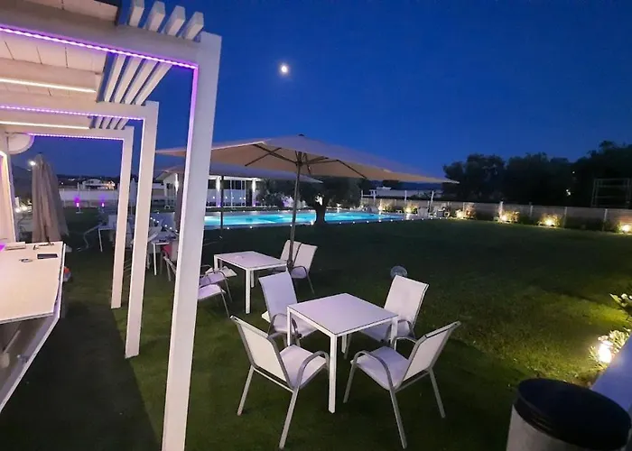 Hotel Pool - Citta Bianca