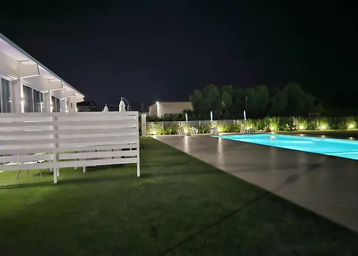 Pool - Citta Bianca Hotel 4*